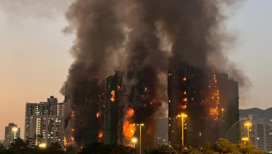 A 128 se eleva la cifra de fallecidos por incendio en rascacielos de Hong Kong
