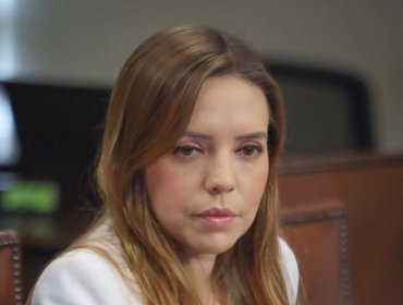 Camila Flores denuncia a CHV y Rafael Cavada ante el CNTV por "desinformar deliberadamente" en cobertura migratoria