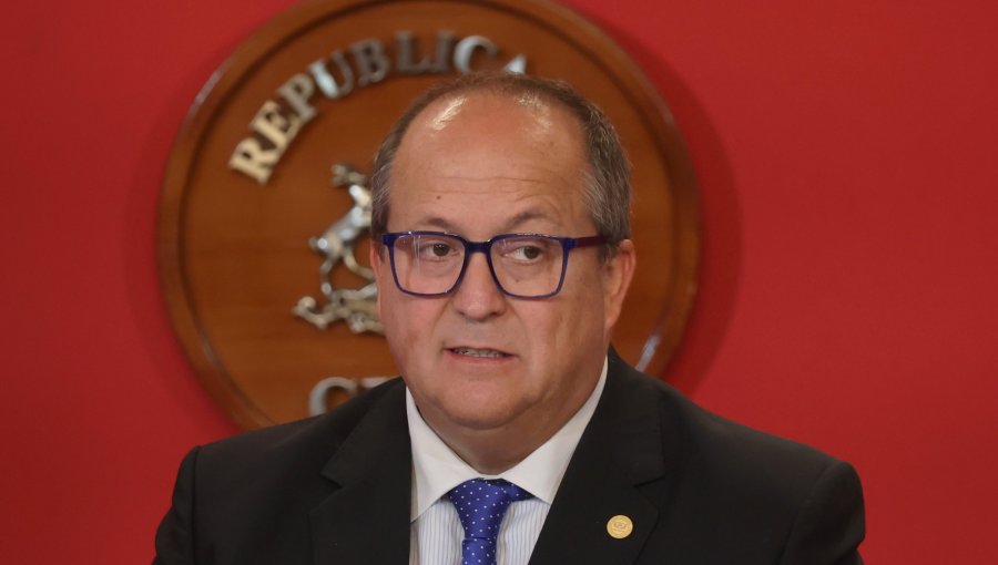 Fiscal Nacional dice que "no es necesaria" una investigación particular contra el ministro Simpertigue por el caso "Muñeca Bielorrusa"