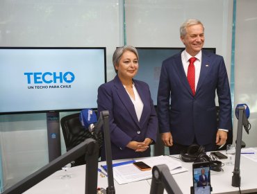 Encuesta UDD: Kast mantiene ventaja sobre Jara mientras un 16% sigue indeciso