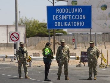 Temor a un eventual gobierno de Kast y trabas en Perú empujan salida de migrantes desde Chile: La Moneda descarta hablar de "crisis"