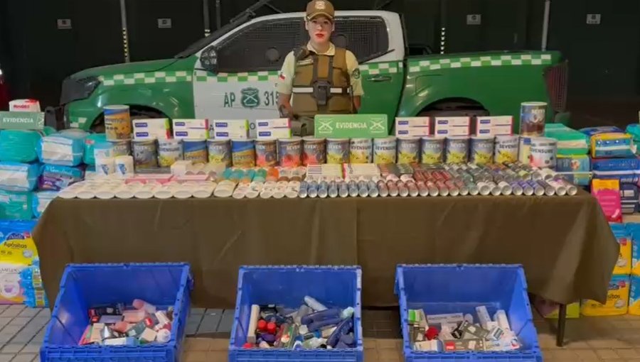 Carabineros detiene a tres sujetos sorprendidos robando en farmacia de San Bernardo