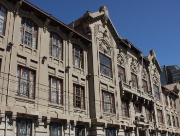 "Mataré a tanta gente como sea posible": Comunidad de la U. Católica de Valparaíso recibió correo con amenaza de "masacre"