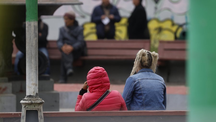 Desempleo femenino retrocede, pero sigue por encima del promedio en la Quinta Región