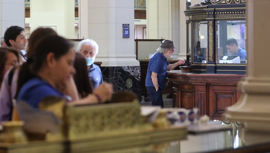 Cámara de Diputados despachó a ley el proyecto que restablece el feriado bancario del 31 de diciembre