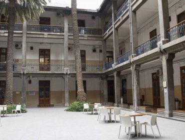 Fiscalía despacha orden de investigar denuncia de "masacre" en la U. Católica de Valparaíso y el Hospital del Salvador