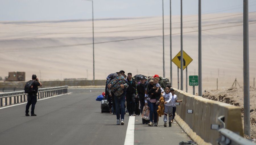 Gobernador de Arica asegura que Perú devolvió a migrantes irregulares que intentaron salir de Chile