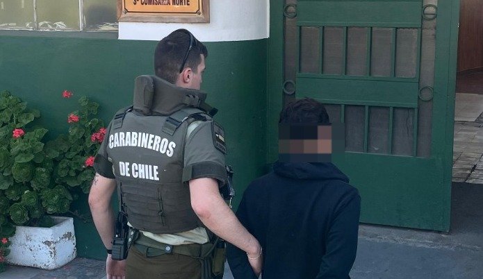 En el cerro La Cruz de Valparaíso capturan a adolescente que mantenía cinco órdenes de detención por delitos de robo y hurto
