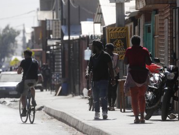 Tasa de desocupación de la población extranjera en Chile subió a 7% en el trimestre agosto - octubre