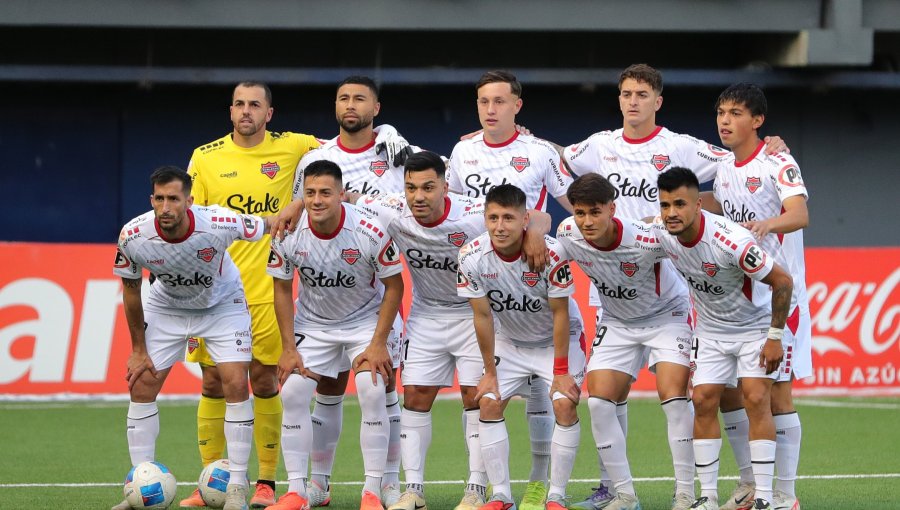 Presidente de Ñublense hace fuerte crítica al plantel por la mala campaña: "Este grupo no dio resultado"
