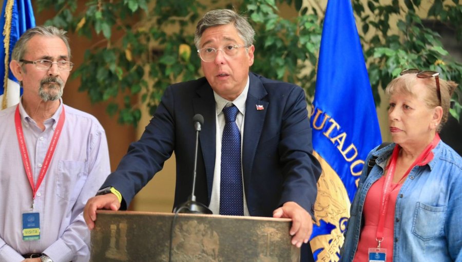 Diputado Barrios cuestiona la política migratoria de EE.UU. y lamenta caso de chileno que estuvo detenido dos meses en Luisiana