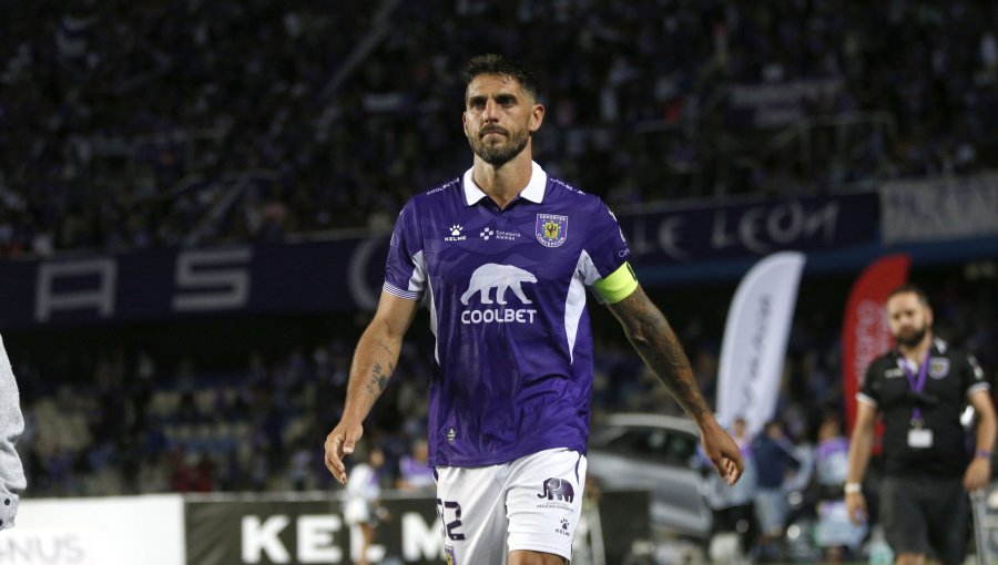 Larrivey confirma que "pase lo que pase" seguirá vistiendo la camiseta de D. Concepción en 2026