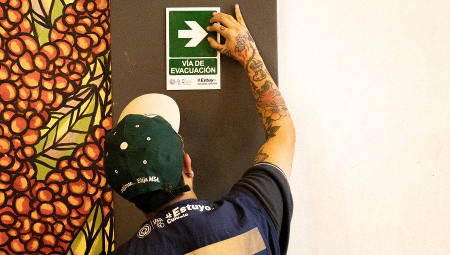 19 locales del Barrio Puerto de Valparaíso fortalecen su prevención contra incendios