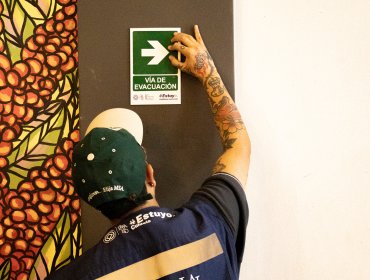 19 locales del Barrio Puerto de Valparaíso fortalecen su prevención contra incendios