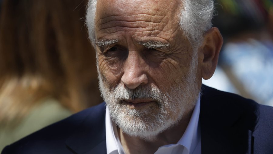 Ministro de Vivienda y críticas a expropiación anunciada en megatoma de San Antonio: "Hay que tener varias filas, no es una sola"