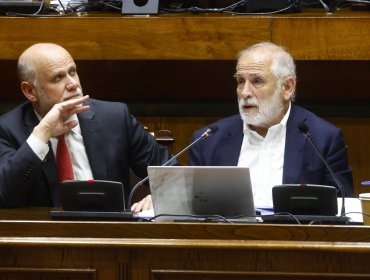 Elizalde descarta que exista base legal para acusación constitucional contra Montes por expropiación en megatoma de San Antonio