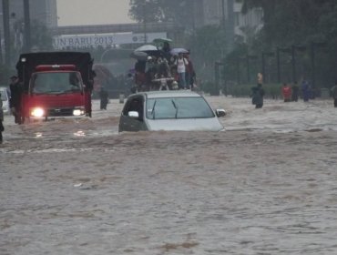 862 muertos, 571 desaparecidos y millones de afectados por inundaciones en Indonesia