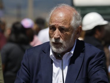 Montes pide "no politizar" crisis de megatoma en San Antonio y admite que "una parte" del problema pasará al próximo Gobierno