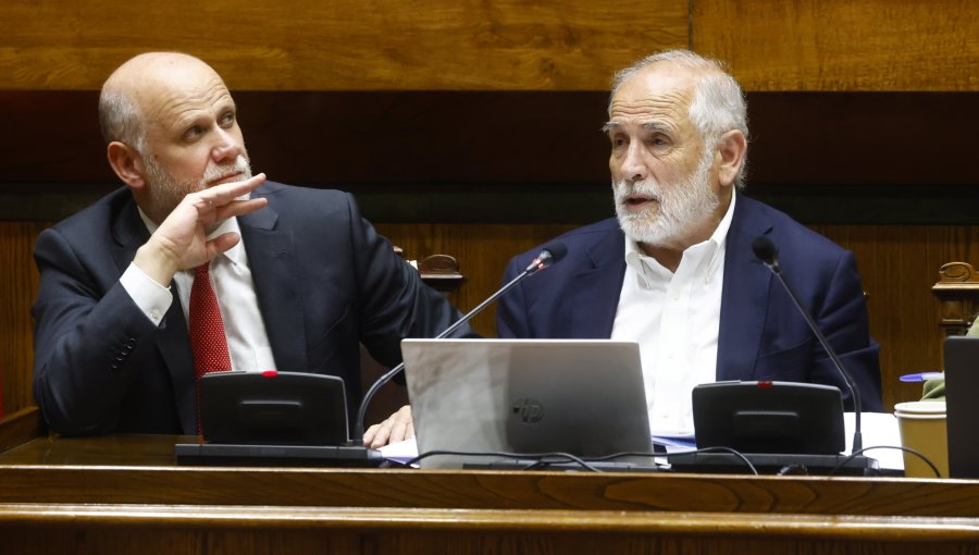 Elizalde descarta que exista base legal para acusación constitucional contra Montes por expropiación en megatoma de San Antonio