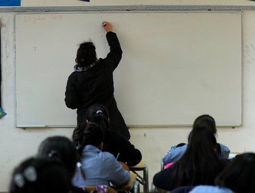 Conforman nuevo gremio de docentes que marca diferencias con el Colegio de Profesores: "Somos la nueva alternativa"