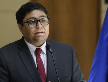 Diputado Meza desata polémica al defender conmutar penas a adultos mayores incluso si fueron condenados por violación a niños