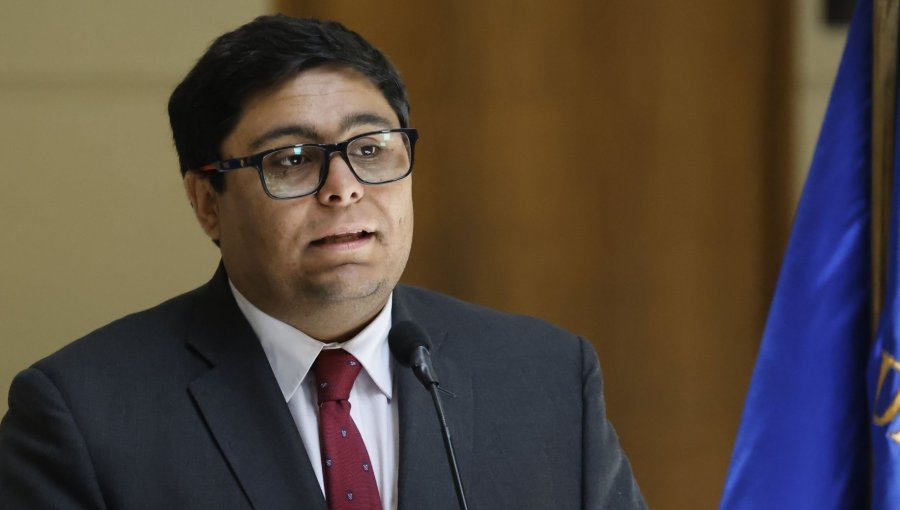 Diputado Meza desata polémica al defender conmutar penas a adultos mayores incluso si fueron condenados por violación a niños