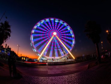 Mujer sufre crisis de pánico en La Gran Rueda de Viña del Mar y moviliza a equipos de emergencia