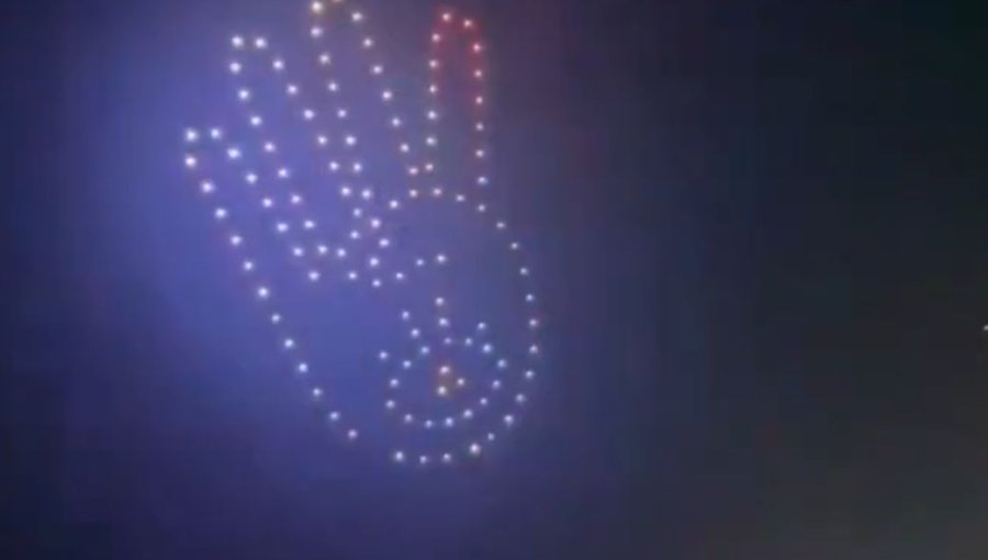 Espectáculo de drones ilumina Viña del Mar en homenaje a la comunidad sorda