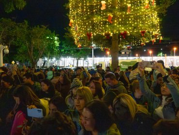 Más de 2.500 personas celebran el encendido del árbol de Navidad en Quilpué