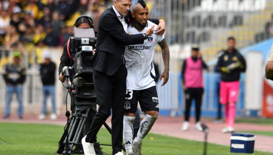 El entorno de Arturo Vidal criticó duramente a Fernando Ortiz y defendió la postura de Esteban Pavez