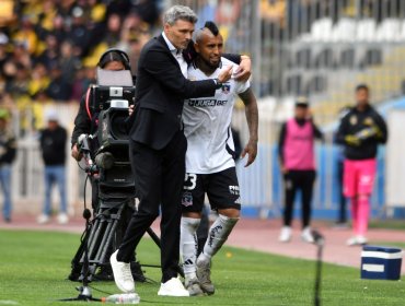 El entorno de Arturo Vidal criticó duramente a Fernando Ortiz y defendió la postura de Esteban Pavez