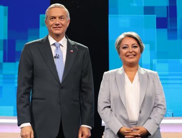 Kast en su mensaje final dice que "la fuerza del cambio viene en camino" y Jara afirma que "no tendré duda en tomar las decisiones necesarias"