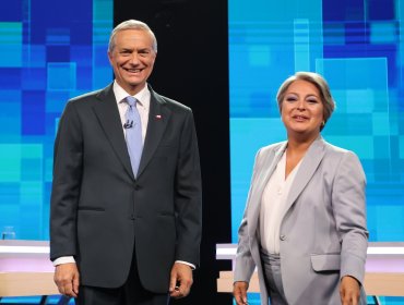 Jara reitera empadronamiento de migrantes y Kast asegura que a los extranjeros irregulares "les quedan 92 días"