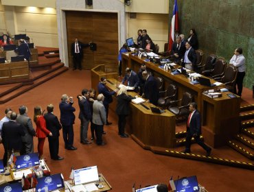 Solo cuatro diputados de Valparaíso estuvieron presentes en la sesión fracasada en la Cámara: estos son los 12 que no asistieron a la Sala