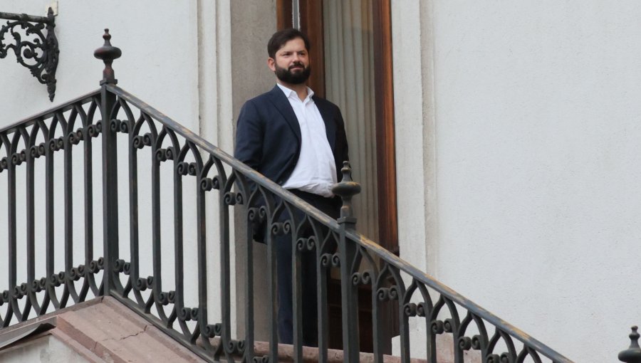 Presidente Boric llamará al candidato que gane la segunda vuelta y el lunes lo recibirá en La Moneda