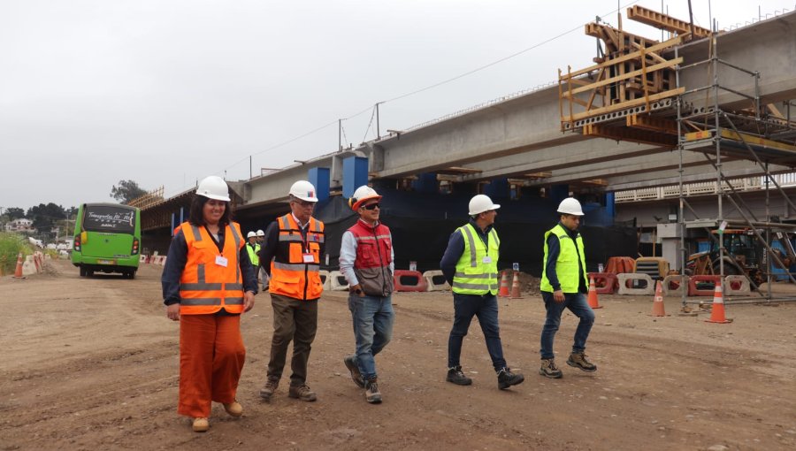 Un 68% de avance presentan las obras del nuevo puente que mejorará la conectividad y seguridad entre San Antonio y Santo Domingo