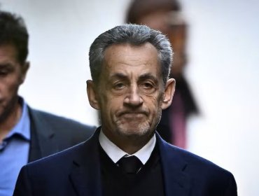 Sarkozy publica libro en el que denuncia las condiciones a las que fue sometido en prisión: "Permanecía confinado 23 horas al día"