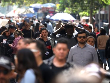 Solo uno de cada cinco chilenos dice vivir cómodamente, situando al país entre los más pesimistas del mundo