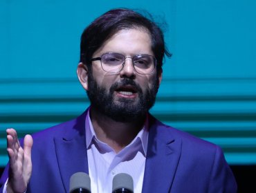 "Usted le falló a los niños en Chile": Presidente Boric fue increpado durante presentación de informe del INDH