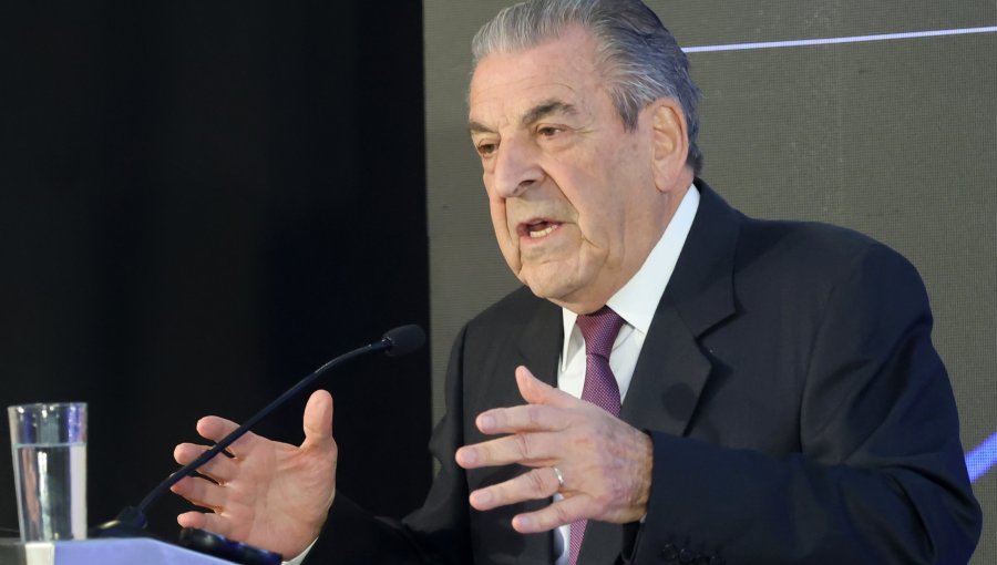 Frei evitó referirse a decisión de la DC de suspender su militancia: "No soy sintiente, los animales son sintientes"