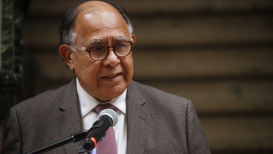 Anulan votación de comisión revisora de la acusación constitucional contra Simpertigue por error en entrega de documentos