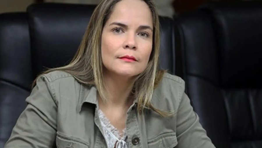 Dichos de Jara sobre Machado elevan tensión Chile-Venezuela: presidenta de partido opositor dijo que la candidata queda “muy mal parada”