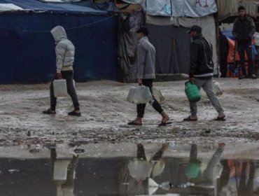 Frío extremo y lluvias torrenciales causan tragedia en Gaza: al menos 13 fallecidos y miles de desplazados en riesgo