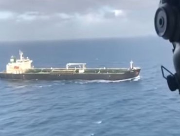 Irán denuncia "robo armado en el mar" la incautación de un petrolero por parte de Estados Unidos a Venezuela