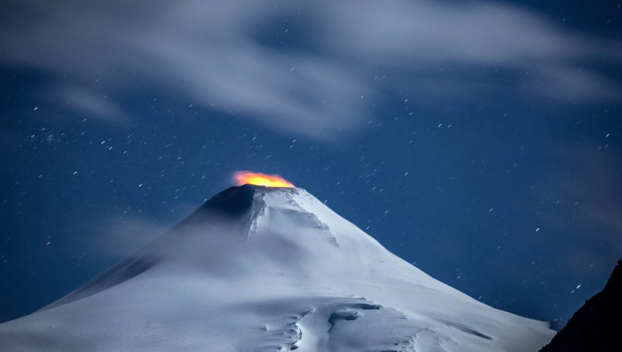 Contraloría advierte débil monitoreo del volcán Villarrica: 597 equipos sin uso y 15 mil edificaciones en zona de alto riesgo