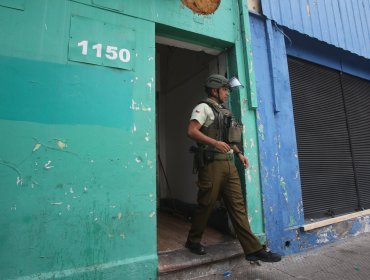 Carabineros descubre discoteca clandestina con 150 personas tras reiteradas denuncias de vecinos en Santiago