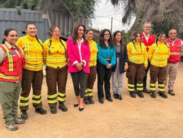 Cinco mujeres componen la primera brigada femenina de Conaf en la región Metropolitana