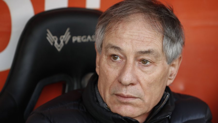 U. de Chile habría iniciado contactos con Ariel Holan para reemplazar a Gustavo Álvarez