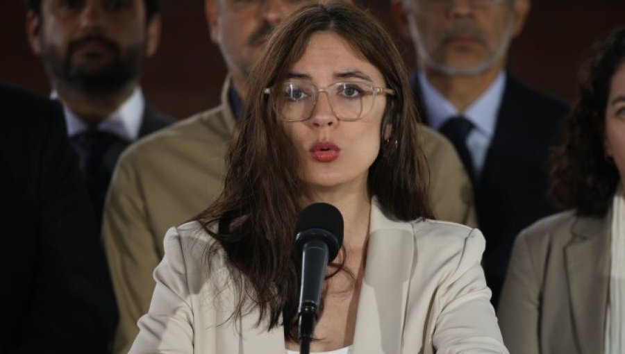 Ministra Vallejo pide al comando de Kast aclarar recortes en gasto social en eventual gobierno