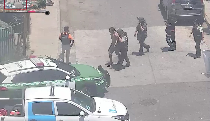 Carabineros arresta a individuo que intentó quemar vivienda con bombas molotov